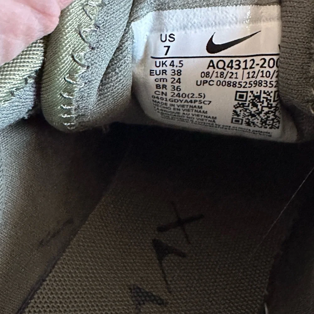 Nike Air Max Green Athletic Sneakers
